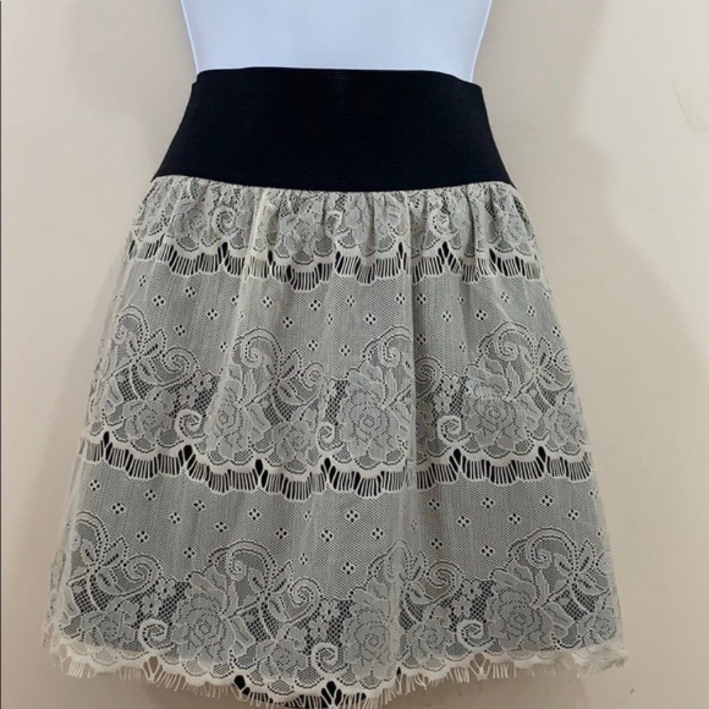 Women's Mini Skirt Lace Pattern NWT